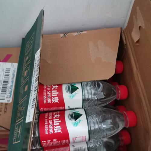 農(nóng)夫山泉天然水550ml24箱裝飲用水
