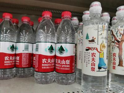 混得"最失敗"的瓶裝水,花60億打廣告虧了40億,無(wú)奈潰敗離場(chǎng)